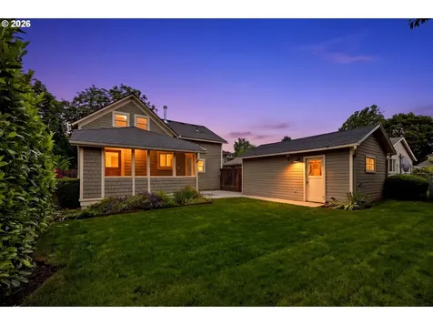 6104 SE Francis Street Portland OR 97206
