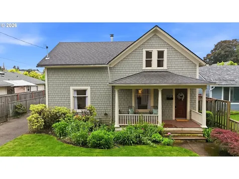 6104 SE Francis Street Portland OR 97206