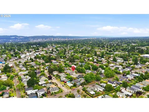 6104 SE Francis Street Portland OR 97206