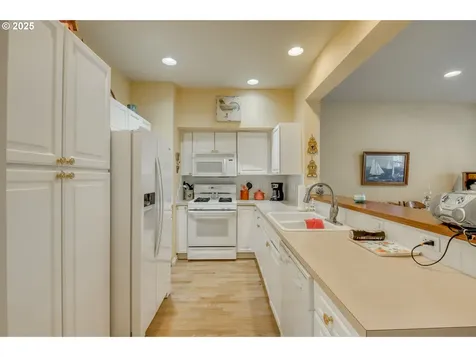 12365 SW Meader Way Beaverton OR 97008