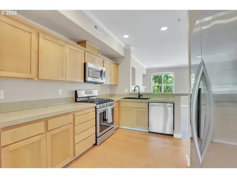 2879 NW Kennedy Court Portland OR 97229