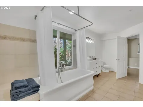 2879 NW Kennedy Court Portland OR 97229