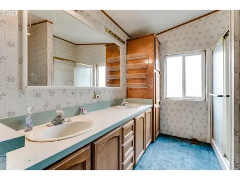 310 E 10th Place Junction City OR 97448