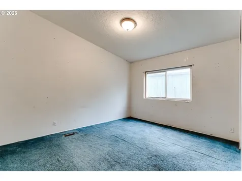 310 E 10th Place Junction City OR 97448