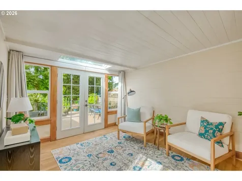 4315 NE Laurelhurst Place Portland OR 97213