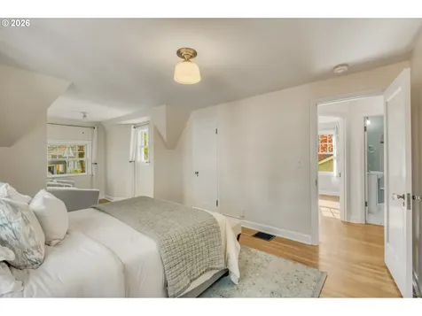 4315 NE Laurelhurst Place Portland OR 97213