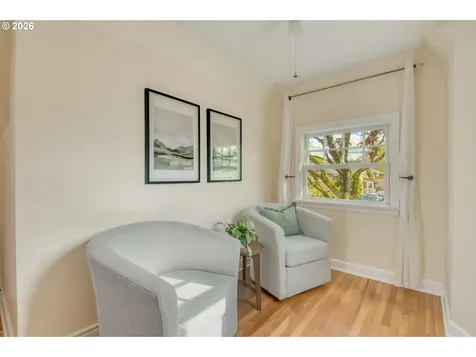 4315 NE Laurelhurst Place Portland OR 97213