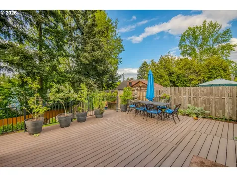 4315 NE Laurelhurst Place Portland OR 97213