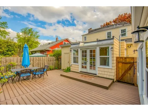 4315 NE Laurelhurst Place Portland OR 97213