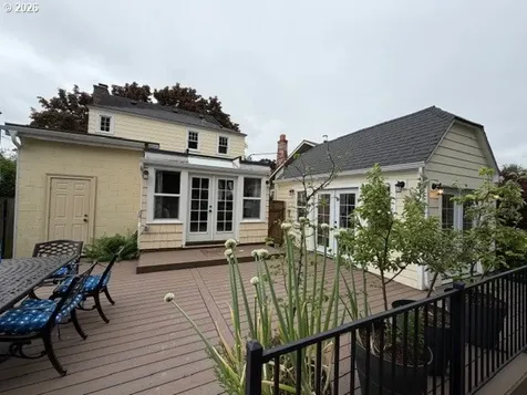 4315 NE Laurelhurst Place Portland OR 97213