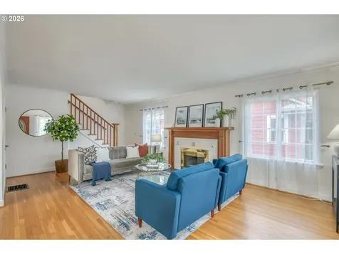 4315 NE Laurelhurst Place Portland OR 97213