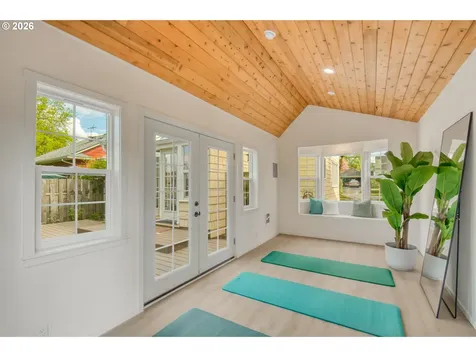 4315 NE Laurelhurst Place Portland OR 97213