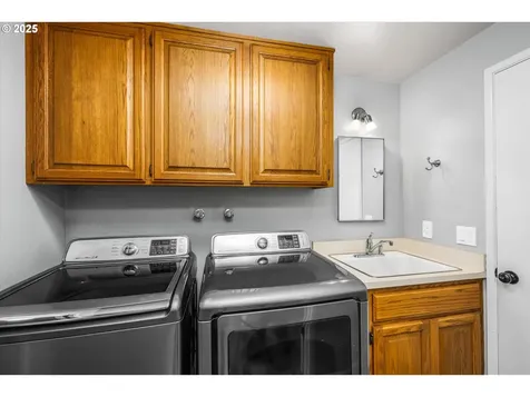 1215 Cedar Ridge Drive Eugene OR 97401