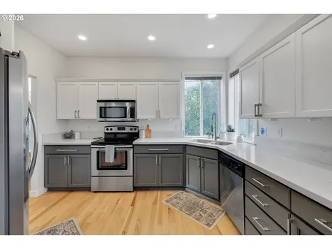 10907 SE Henderson Drive Portland OR 97266