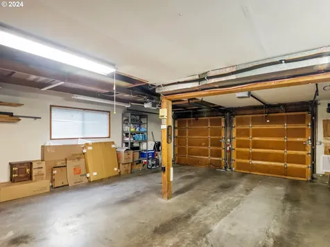 1225 NE 166th Avenue Portland OR 97230