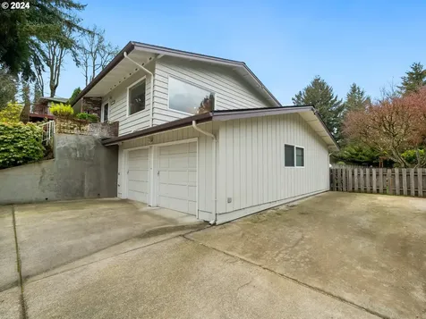 1225 NE 166th Avenue Portland OR 97230