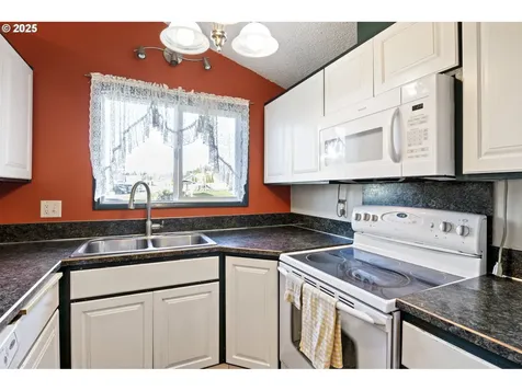 26 E 3rd Street Lowell OR 97452