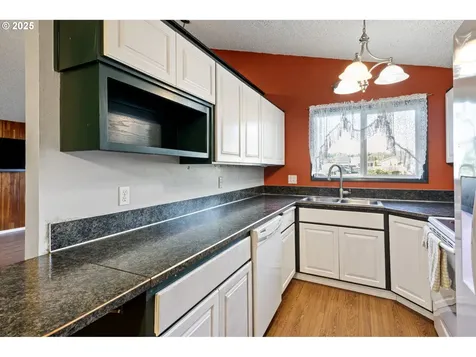 26 E 3rd Street Lowell OR 97452