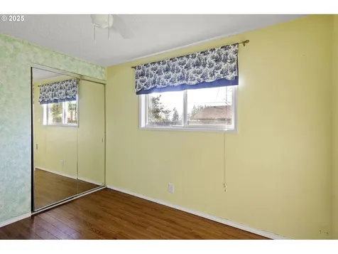 26 E 3rd Street Lowell OR 97452