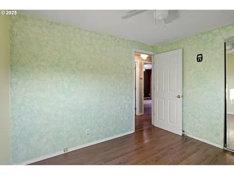 26 E 3rd Street Lowell OR 97452
