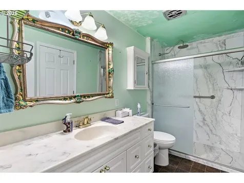 26 E 3rd Street Lowell OR 97452