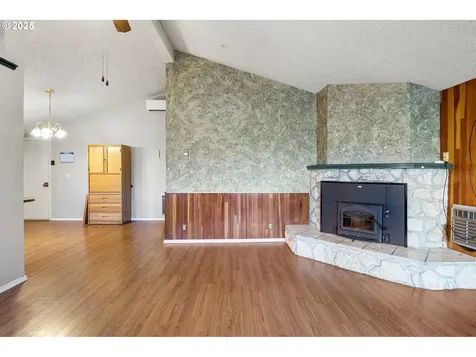 26 E 3rd Street Lowell OR 97452