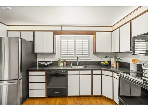 4470 Lakeview Boulevard Lake Oswego OR 97035