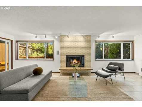 4470 Lakeview Boulevard Lake Oswego OR 97035