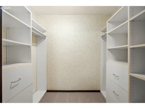 4470 Lakeview Boulevard Lake Oswego OR 97035