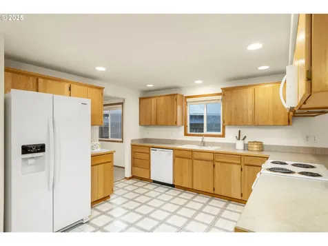 6196 SE Century Court Hillsboro OR 97123