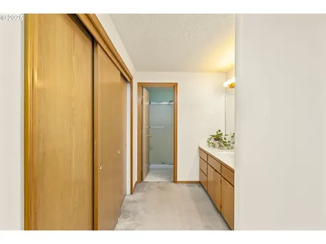 6196 SE Century Court Hillsboro OR 97123