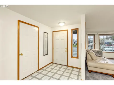 6196 SE Century Court Hillsboro OR 97123