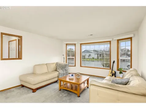 6196 SE Century Court Hillsboro OR 97123