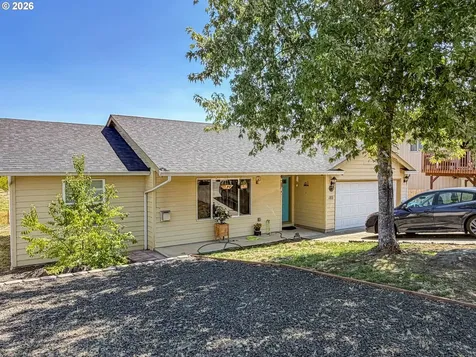 185 SE Lebleu Lane Winston OR 97496