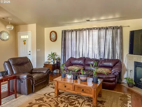 185 SE Lebleu Lane Winston OR 97496