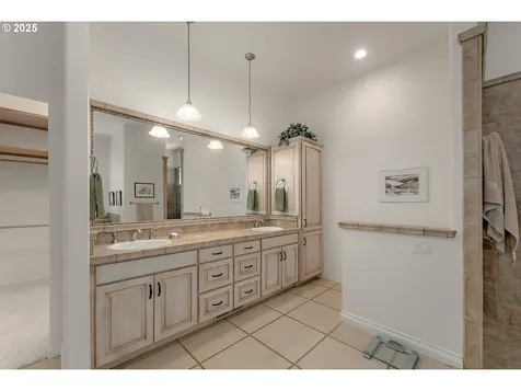 558 Wulff Lane Roseburg OR 97471