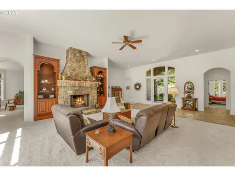 558 Wulff Lane Roseburg OR 97471