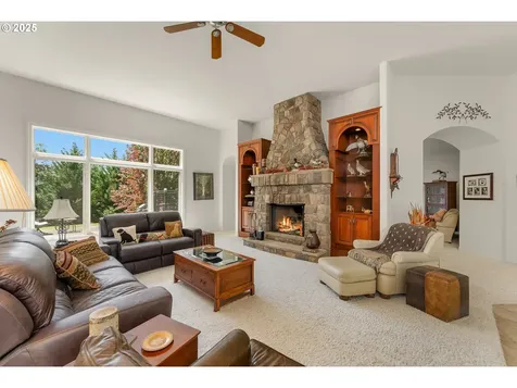 558 Wulff Lane Roseburg OR 97471