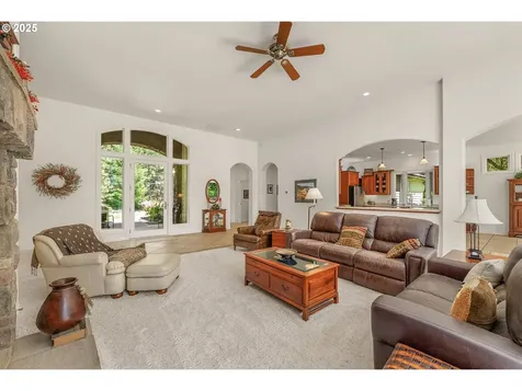 558 Wulff Lane Roseburg OR 97471