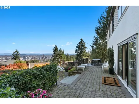 2933 SW Fairview Boulevard Portland OR 97205