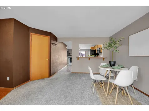 6751 SE Madison Street Hillsboro OR 97123