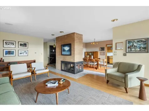 3336 SW Fairmount Lane Portland OR 97239