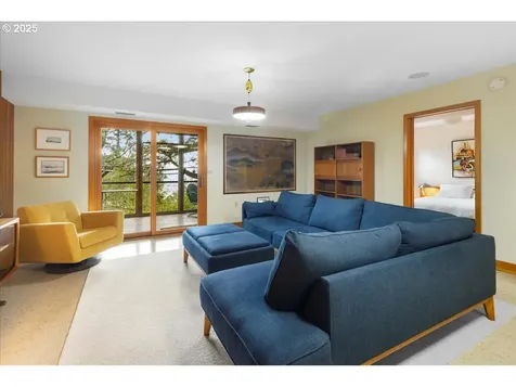 3336 SW Fairmount Lane Portland OR 97239