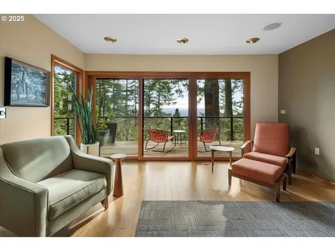 3336 SW Fairmount Lane Portland OR 97239