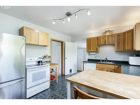 9620 SE Ellis Street Portland OR 97266