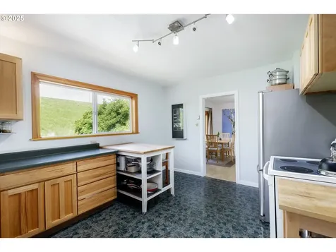 9620 SE Ellis Street Portland OR 97266