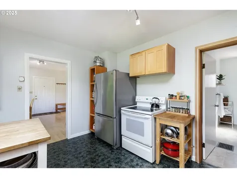 9620 SE Ellis Street Portland OR 97266