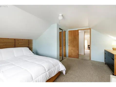 9620 SE Ellis Street Portland OR 97266