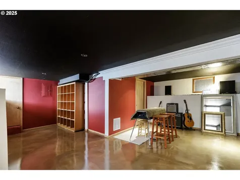 9620 SE Ellis Street Portland OR 97266