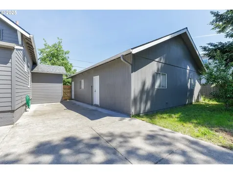 9620 SE Ellis Street Portland OR 97266